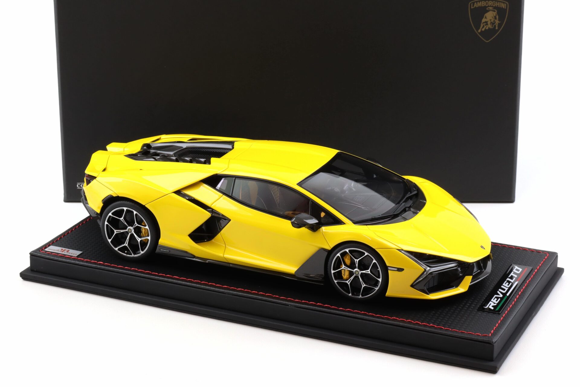 1:18 MR Collection Lamborghini Revuelto Giallo yellow with display - Limited 49 pcs.