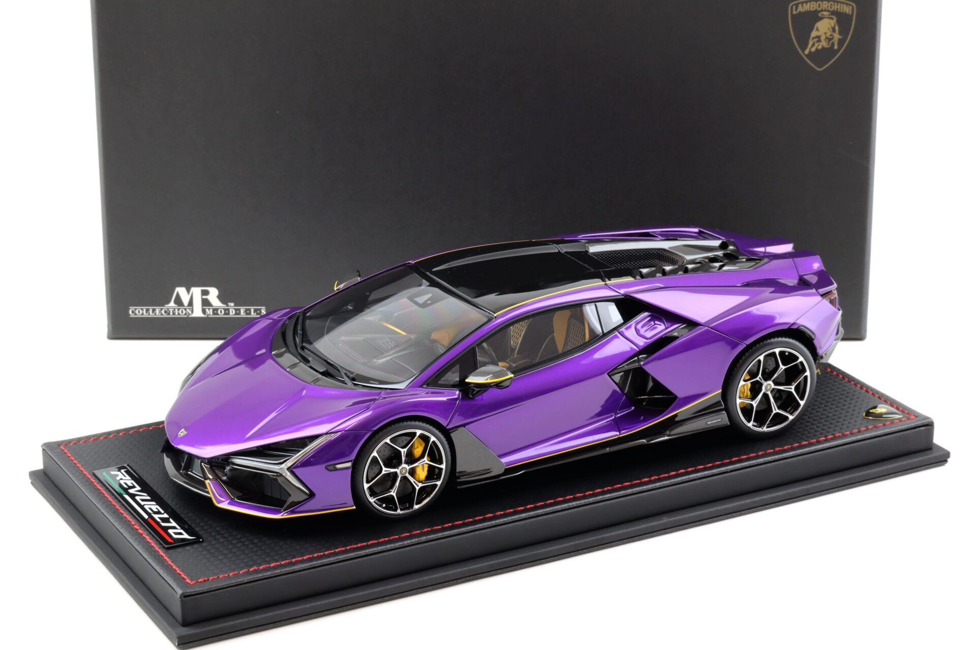 1:18 MR Collection Lamborghini Revuelto Viola Pasifae/ yellow with display - Limited 49 pcs.