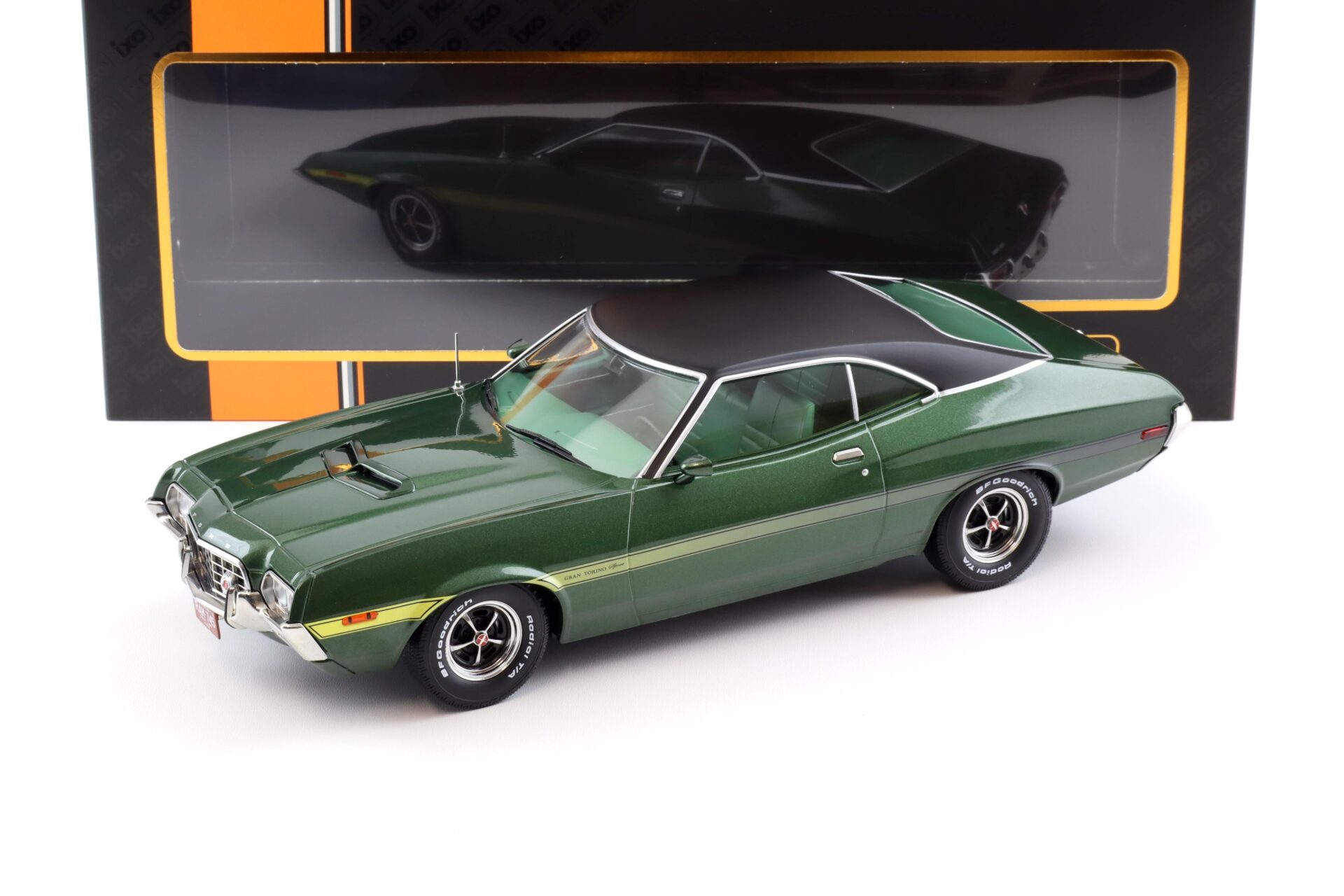 ID 103064 orig 2.jpg 1:18 IXO Ford Gran Torino Sport 2-Door 1972 dark green Movie Gran Torino