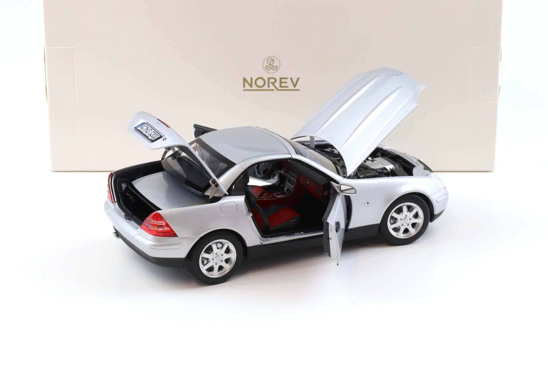 1:18 Norev Mercedes SLK 1996 R170 Brilliant silver 183020