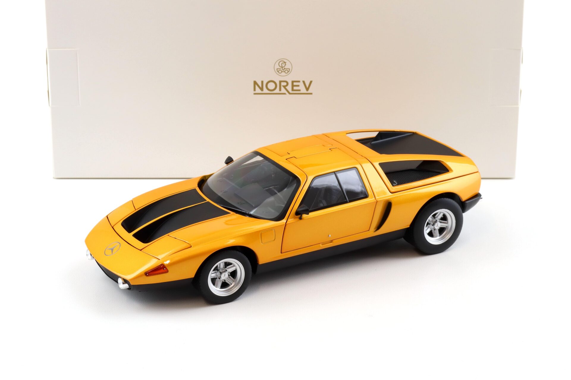 1:18 Norev Mercedes C111 / II Coupe 1970 white Autumn metallic 183050
