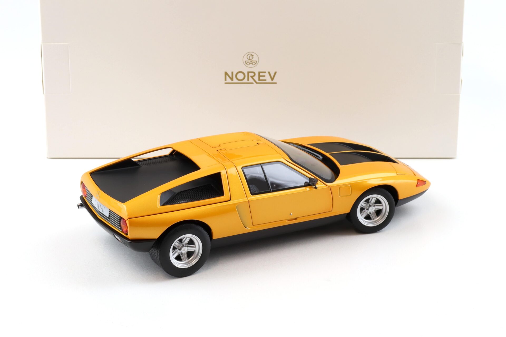 1:18 Norev Mercedes C111 / II Coupe 1970 white Autumn metallic 183050