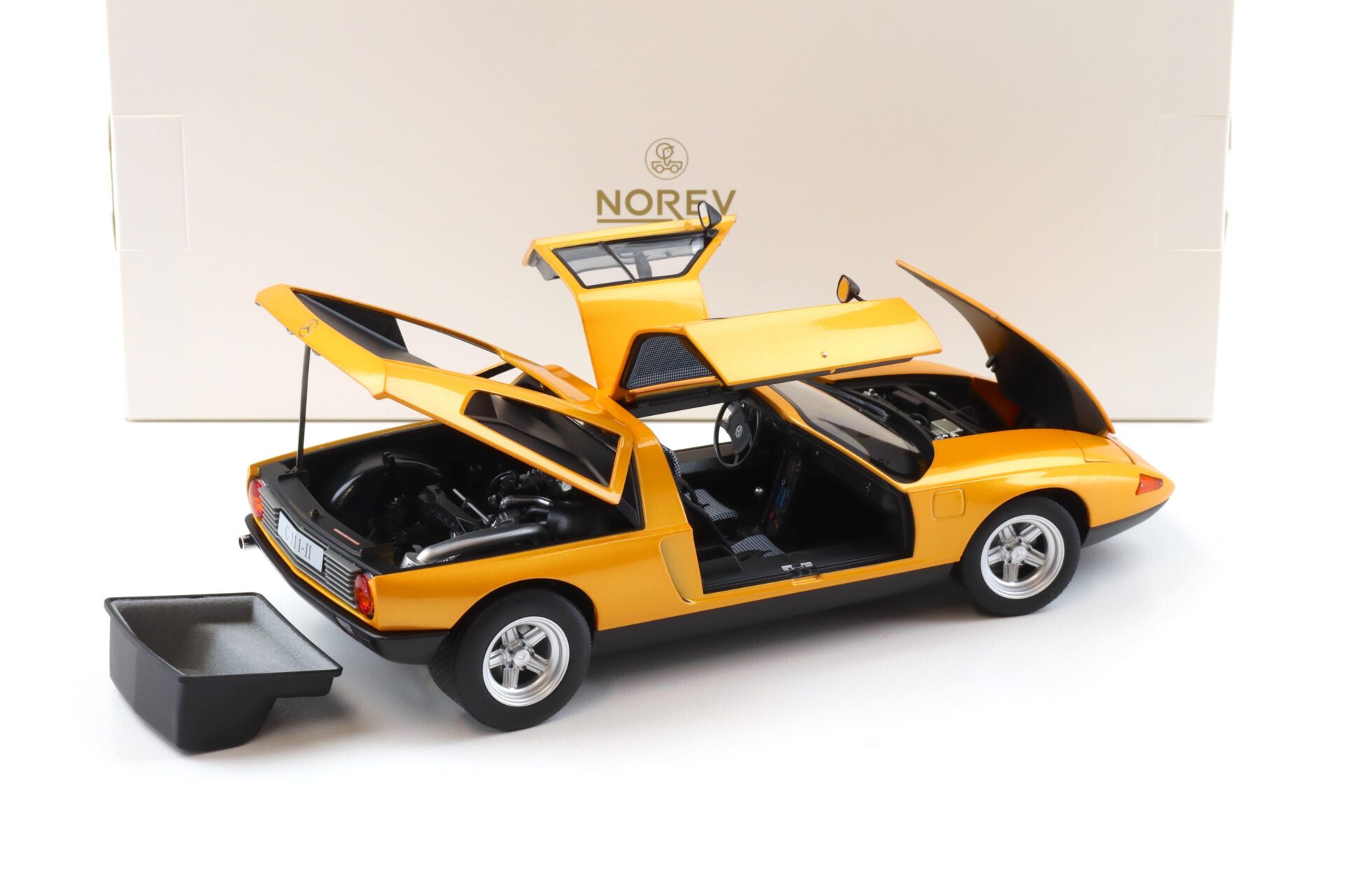 1:18 Norev Mercedes C111 / II Coupe 1970 white Autumn metallic 183050