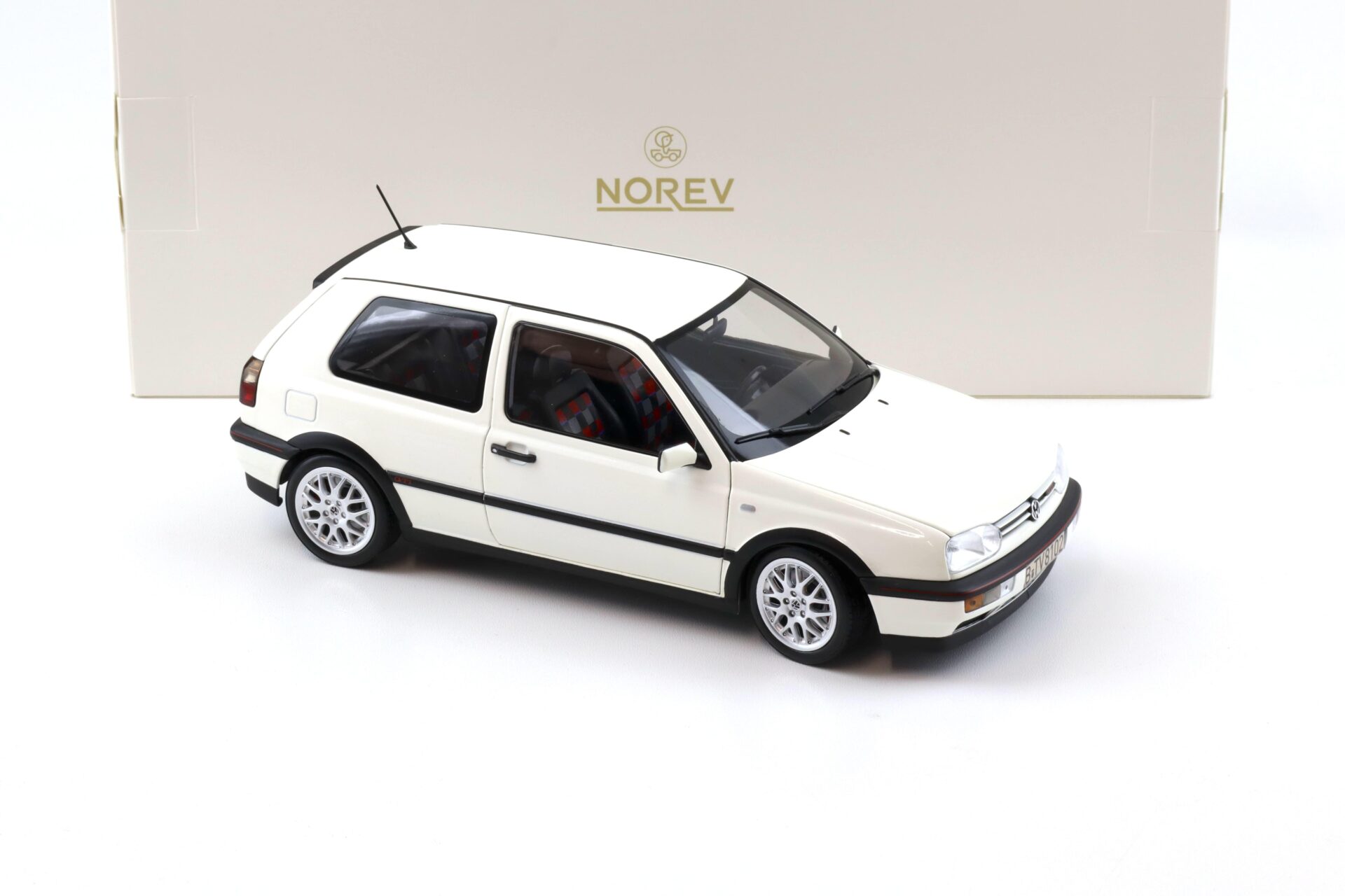 1:18 Norev VW Golf 3 GTI 1996 Candy white 20 Years Anniversary Edition 188508