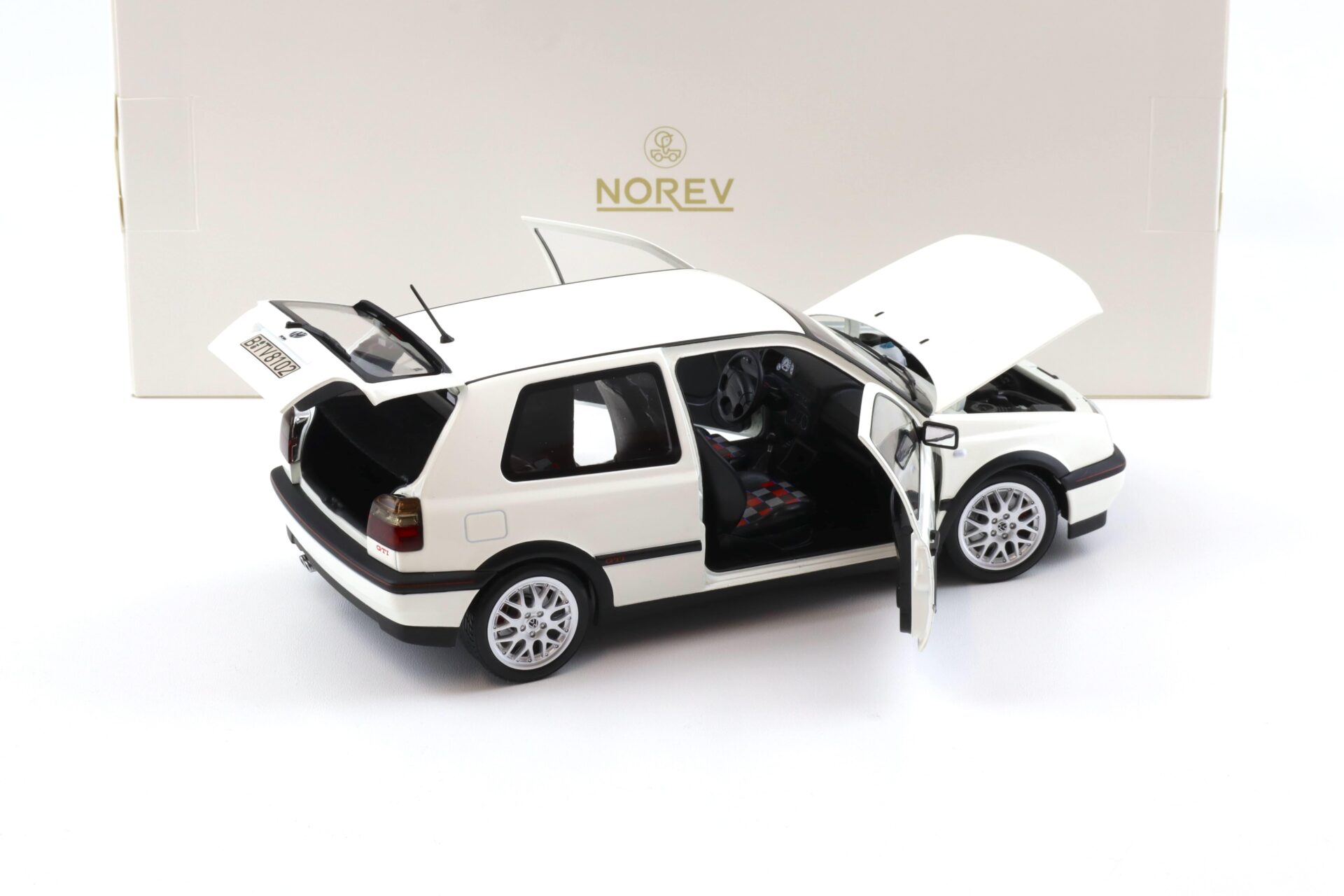 1:18 Norev VW Golf 3 GTI 1996 Candy white 20 Years Anniversary Edition 188508
