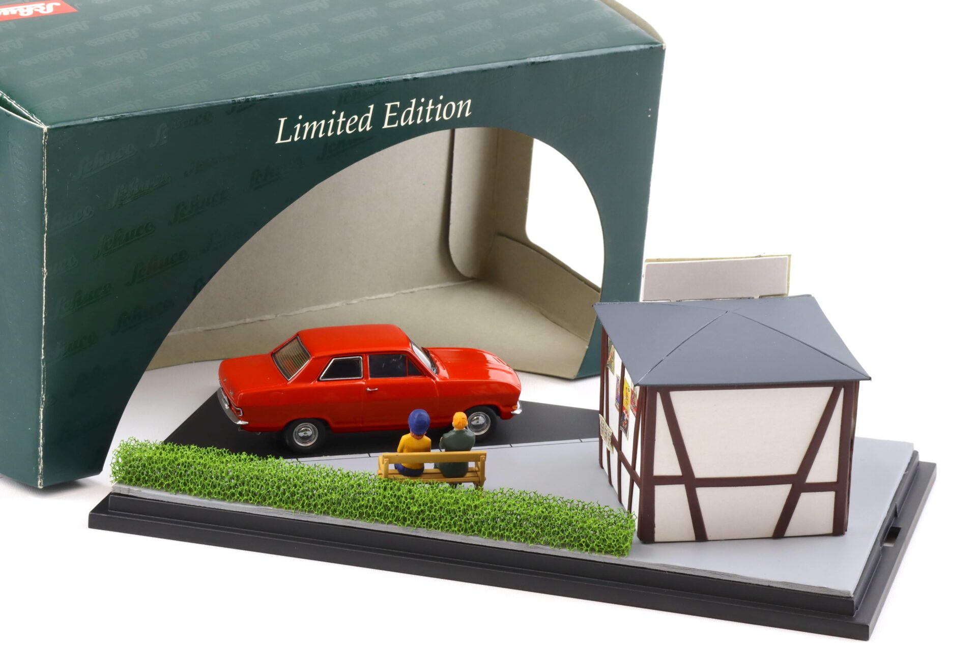 1:43 Schuco Diorama Zeitungs-Kiosk Opel Kadett B red 02945