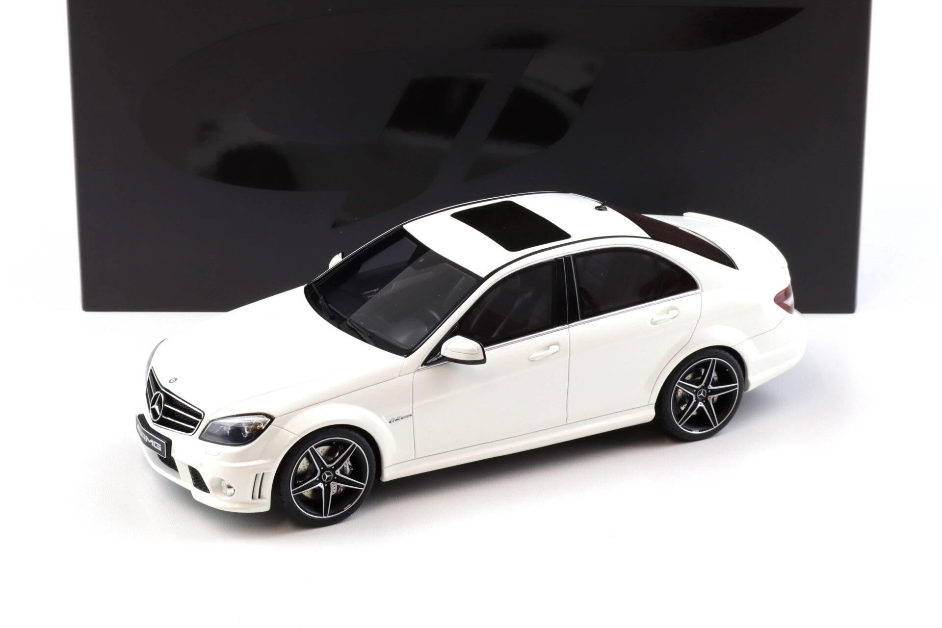 1:18 GT Spirit GT928 Mercedes C63 AMG W204 Limousine Diamond white 2007