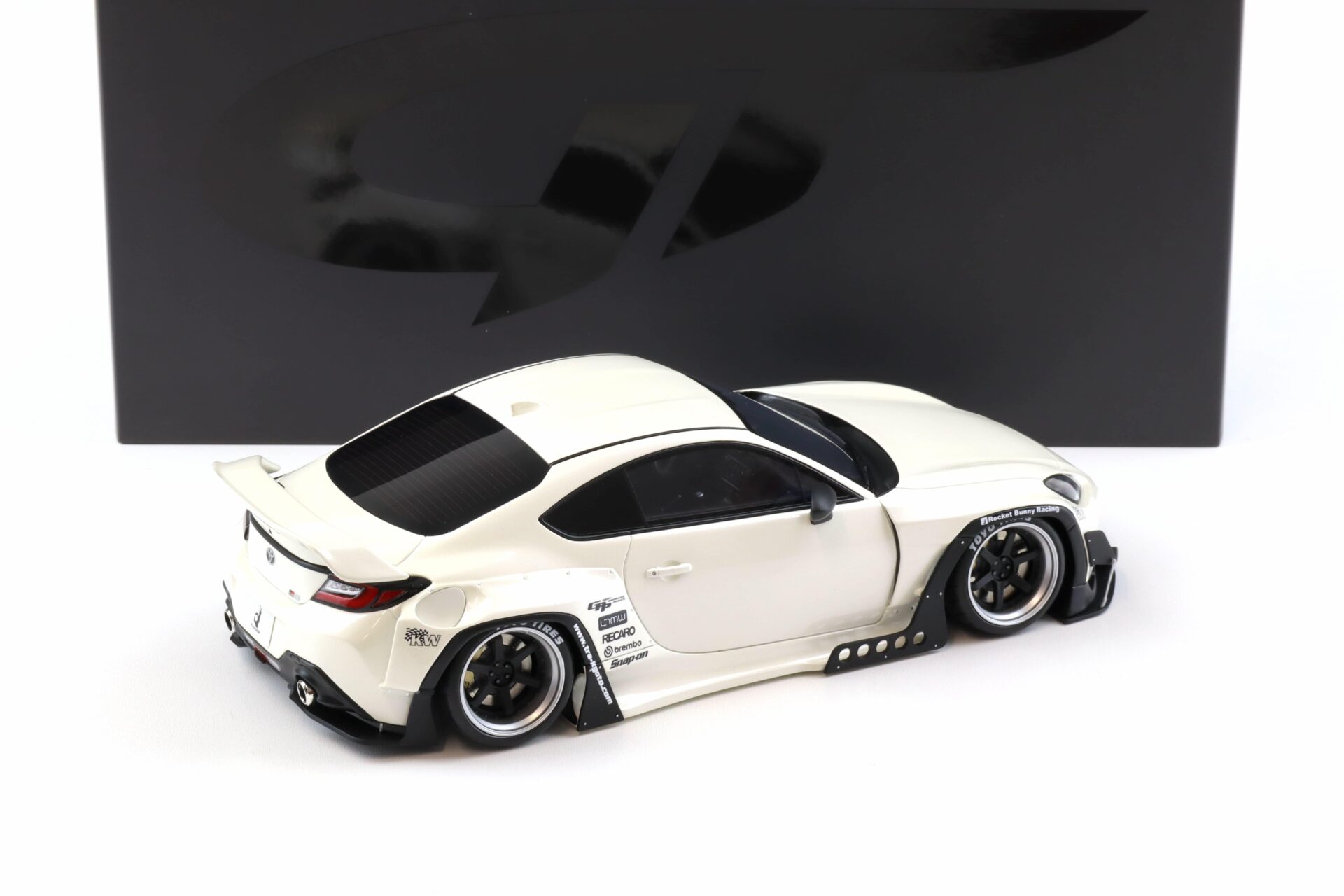1:18 GT Spirit GT498 Pandem Toyota GR86 Coupe Crystal white 2023