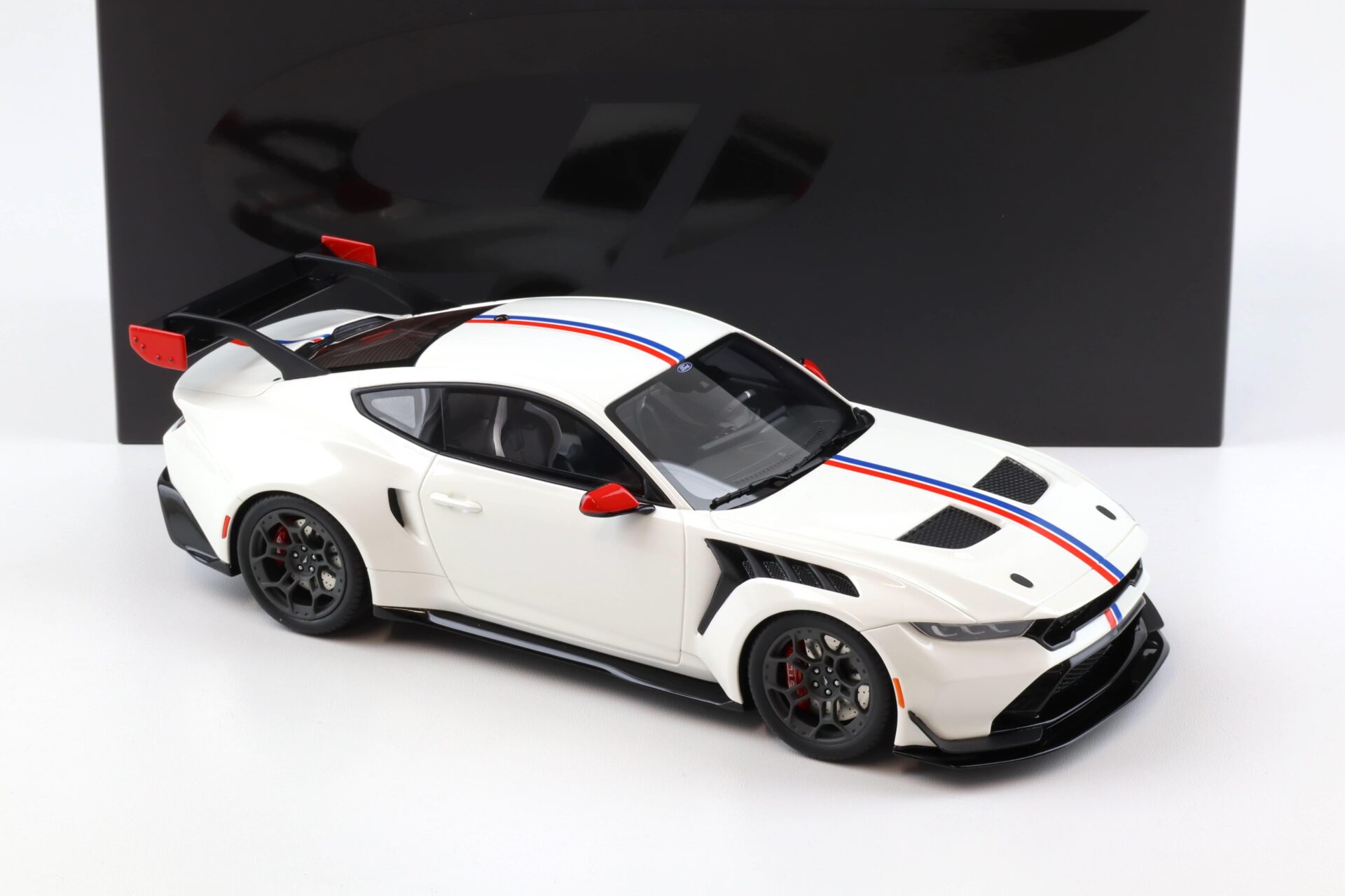 1:18 GT Spirit GT956 Ford Mustang Performance Spirit of America white 2025