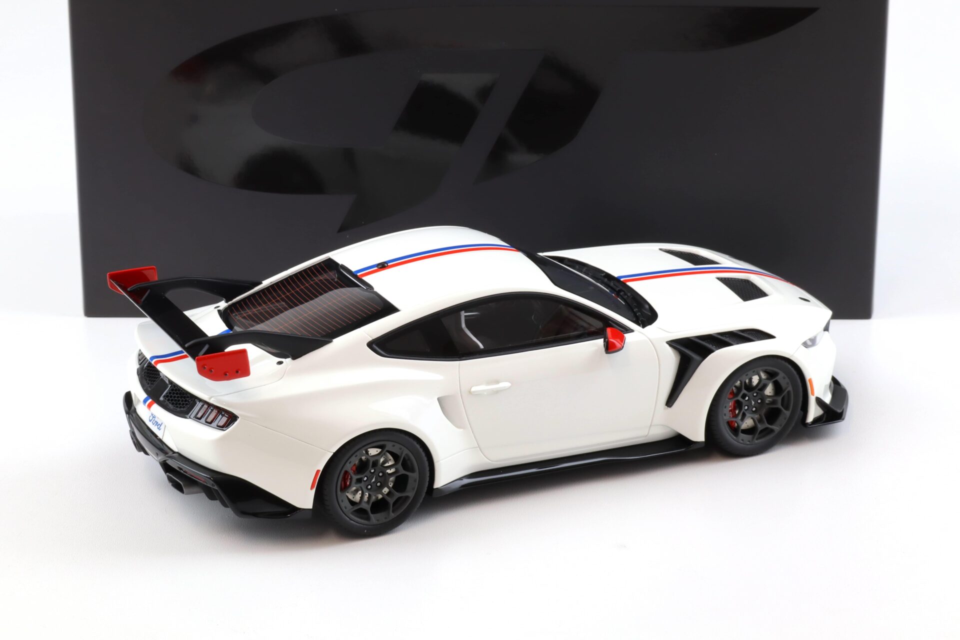 1:18 GT Spirit GT956 Ford Mustang Performance Spirit of America white 2025