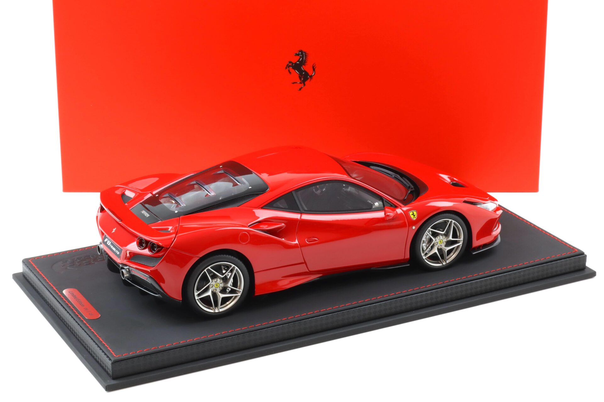 1:18 BBR Ferrari F8 Tributo Coupe Rosso Corsa red with display - Limited 48 pcs.