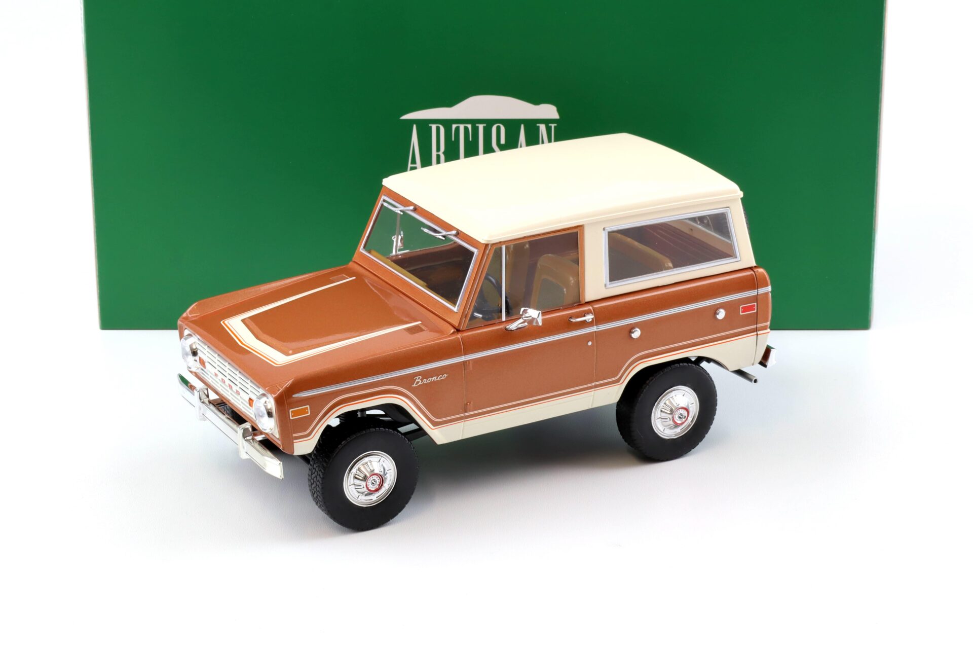 1:18 Greenlight Artisan 1973 Ford Bronco Ranger Hot Ginger metallic/ white