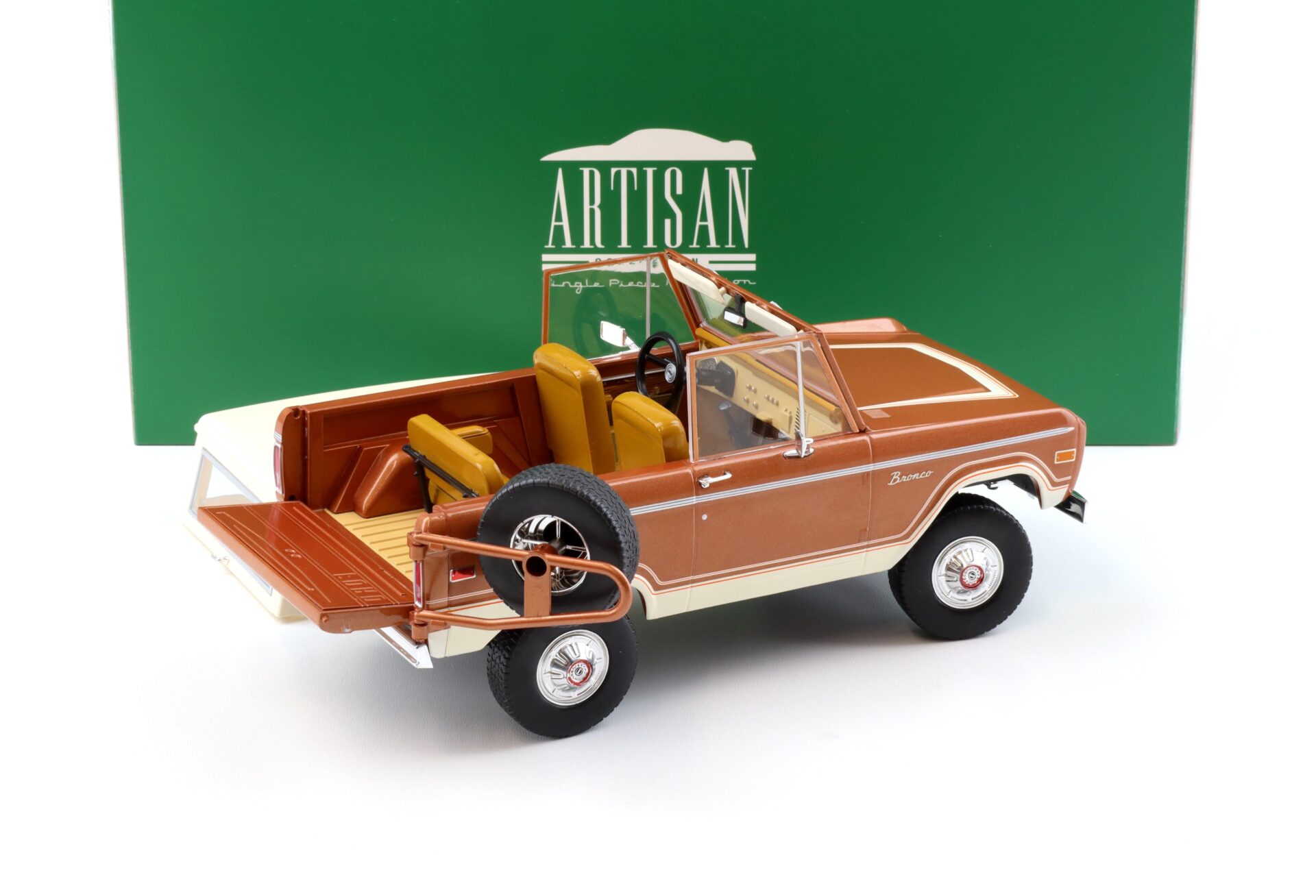 1:18 Greenlight Artisan 1973 Ford Bronco Ranger Hot Ginger metallic/ white