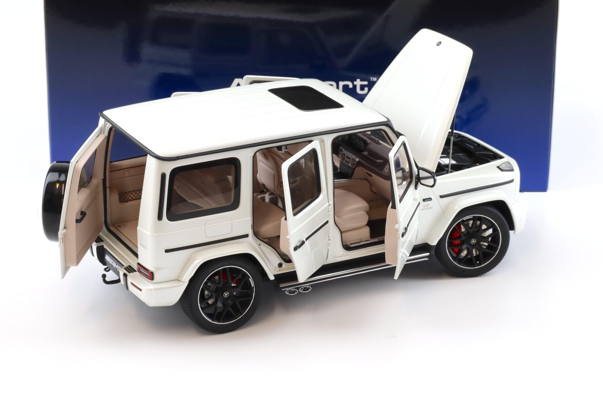1:18 AUTOart Mercedes G63 AMG 2019 W463A Designo Brilliant white metallic