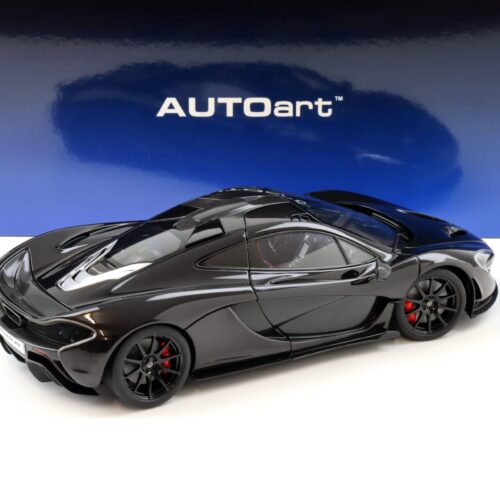 1:18 AUTOart McLAREN P1 2013 Fire black/ red black interior 76065