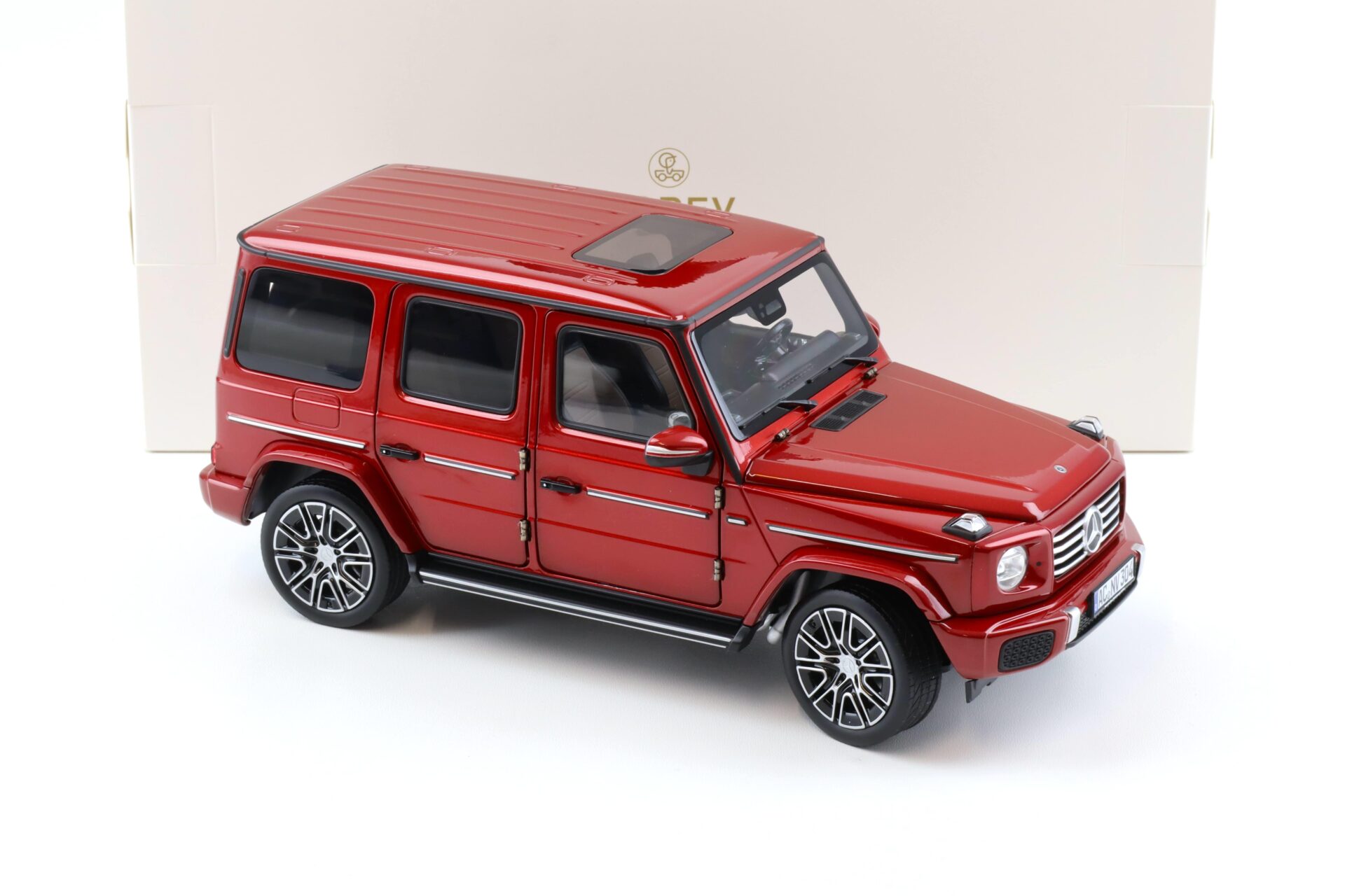 1:18 Norev Mercedes G-Klasse G-Class G500 N465 Hyacinth red 2024