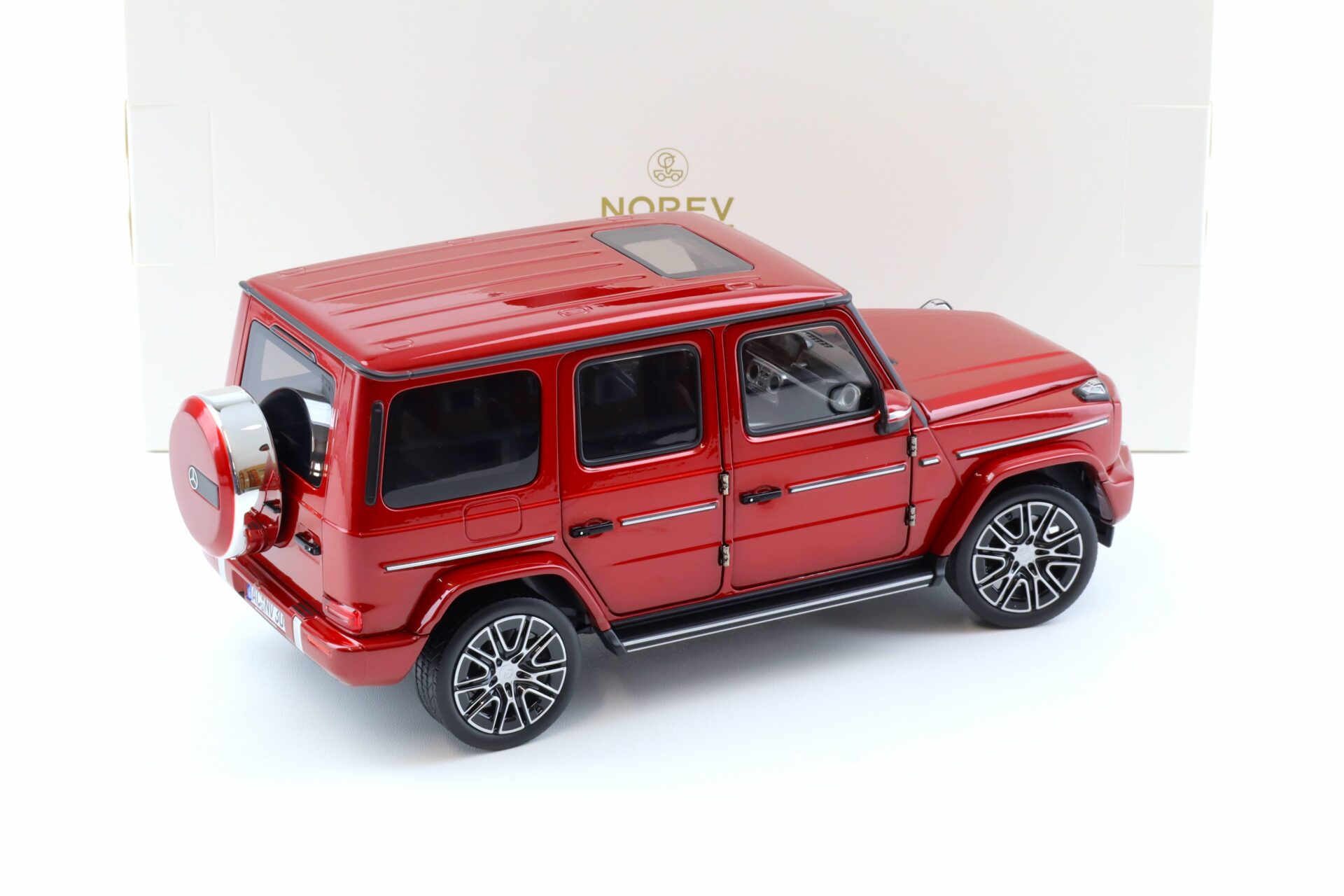 1:18 Norev Mercedes G-Klasse G-Class G500 N465 Hyacinth red 2024