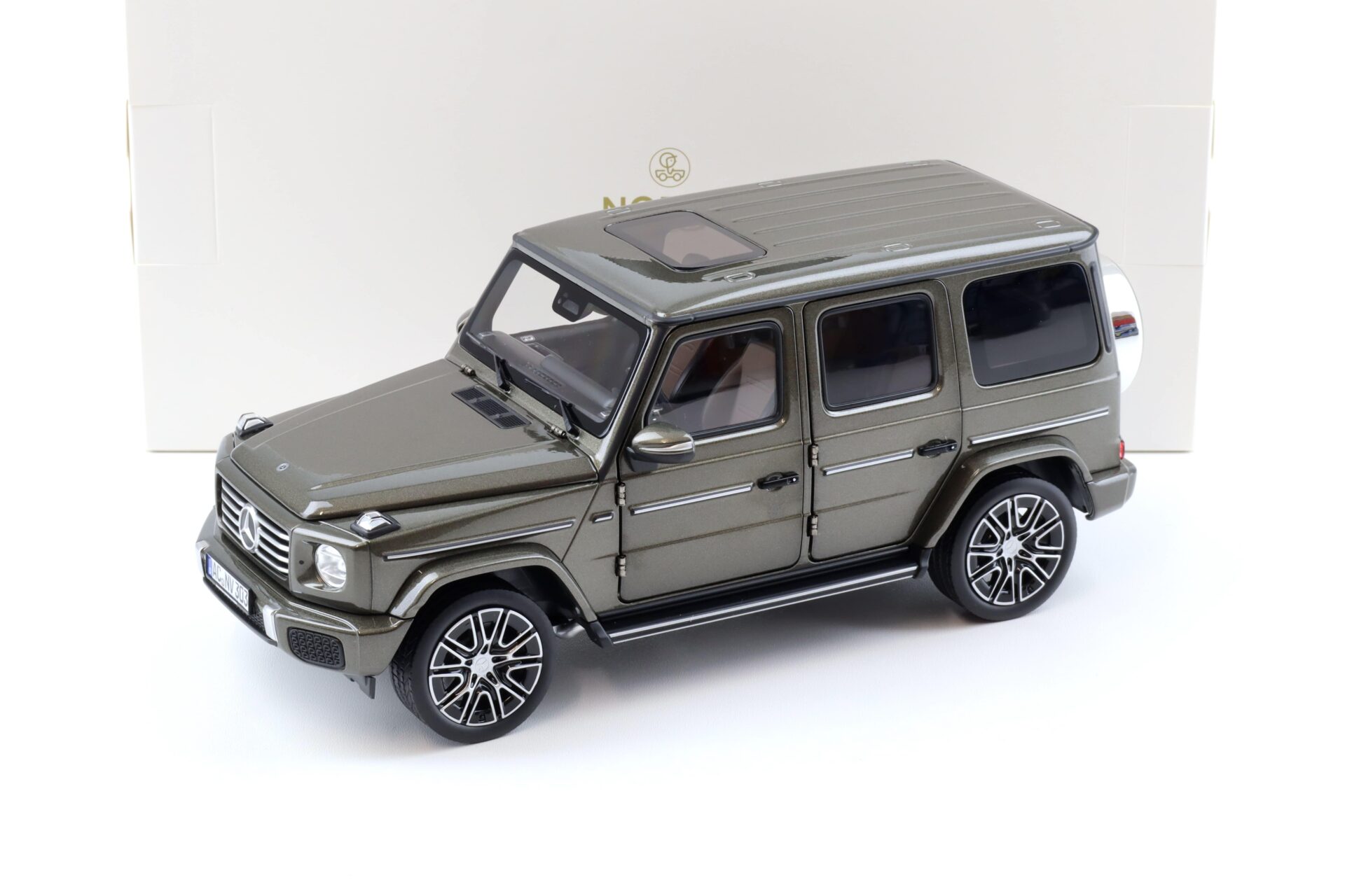 1:18 Norev Mercedes G-Klasse G-Class G500 N465 Indium grey metallic 2024