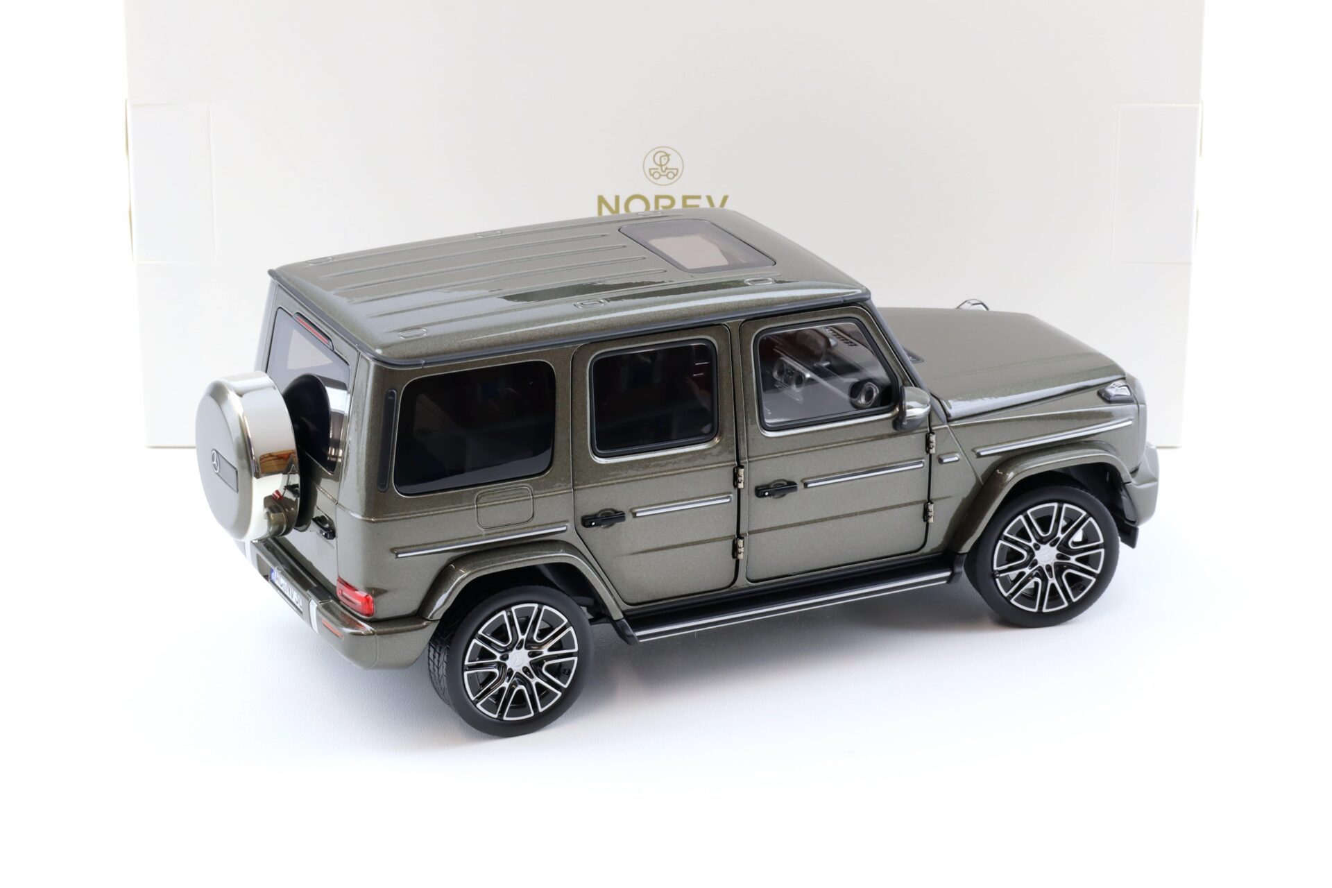 1:18 Norev Mercedes G-Klasse G-Class G500 N465 Indium grey metallic 2024