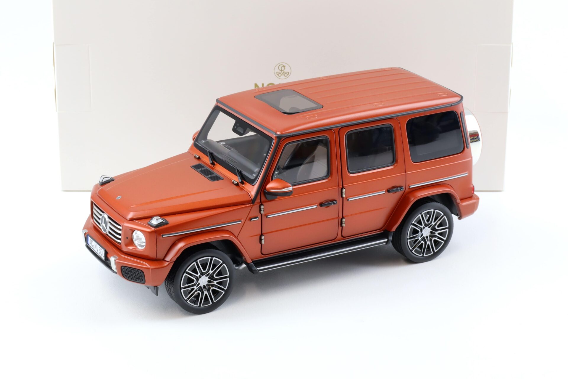 1:18 Norev Mercedes G-Klasse G-Class G500 N465 Copper orange matt 2024
