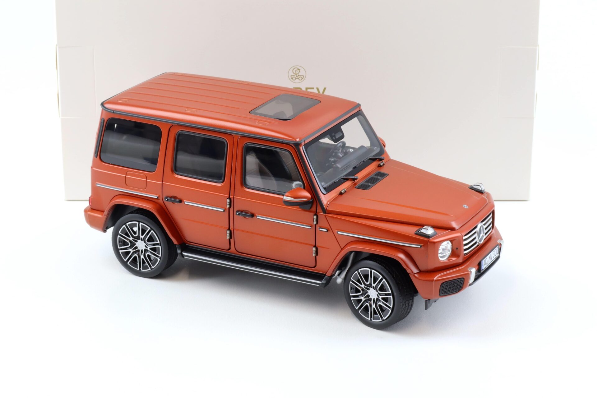 1:18 Norev Mercedes G-Klasse G-Class G500 N465 Copper orange matt 2024