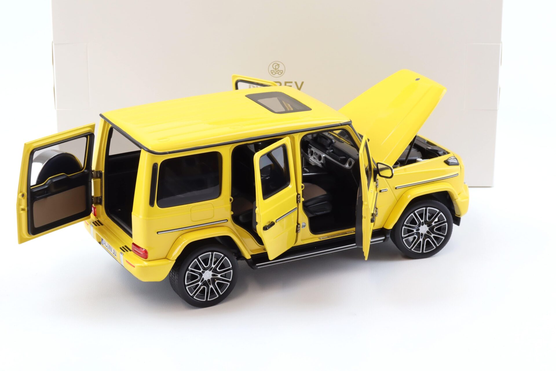 1:18 Norev Mercedes G-Klasse G-Class G500 N465 Sun yellow 2024