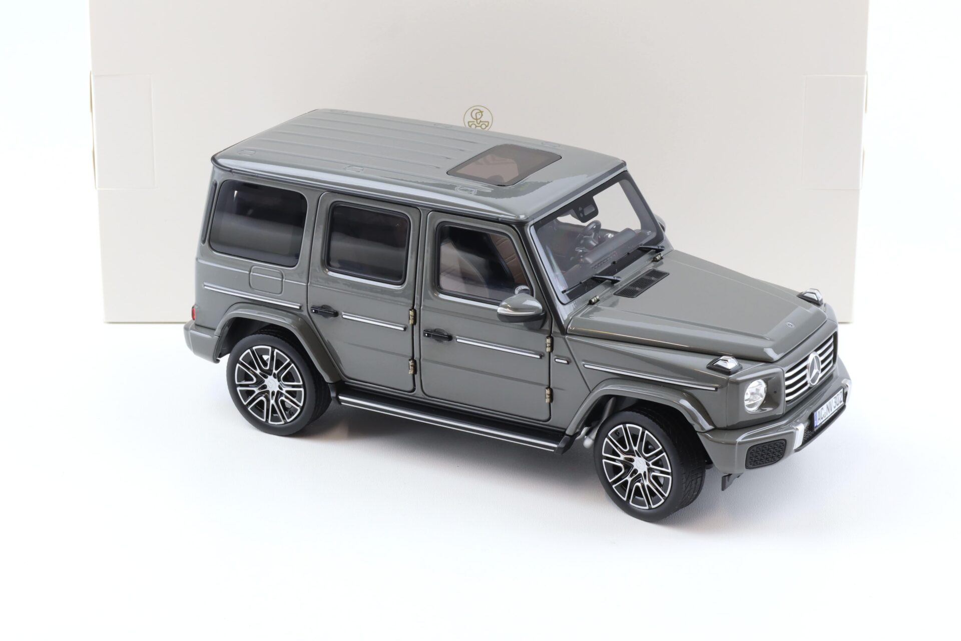 1:18 Norev Mercedes G-Klasse G-Class G500 N465 Classic grey 2024