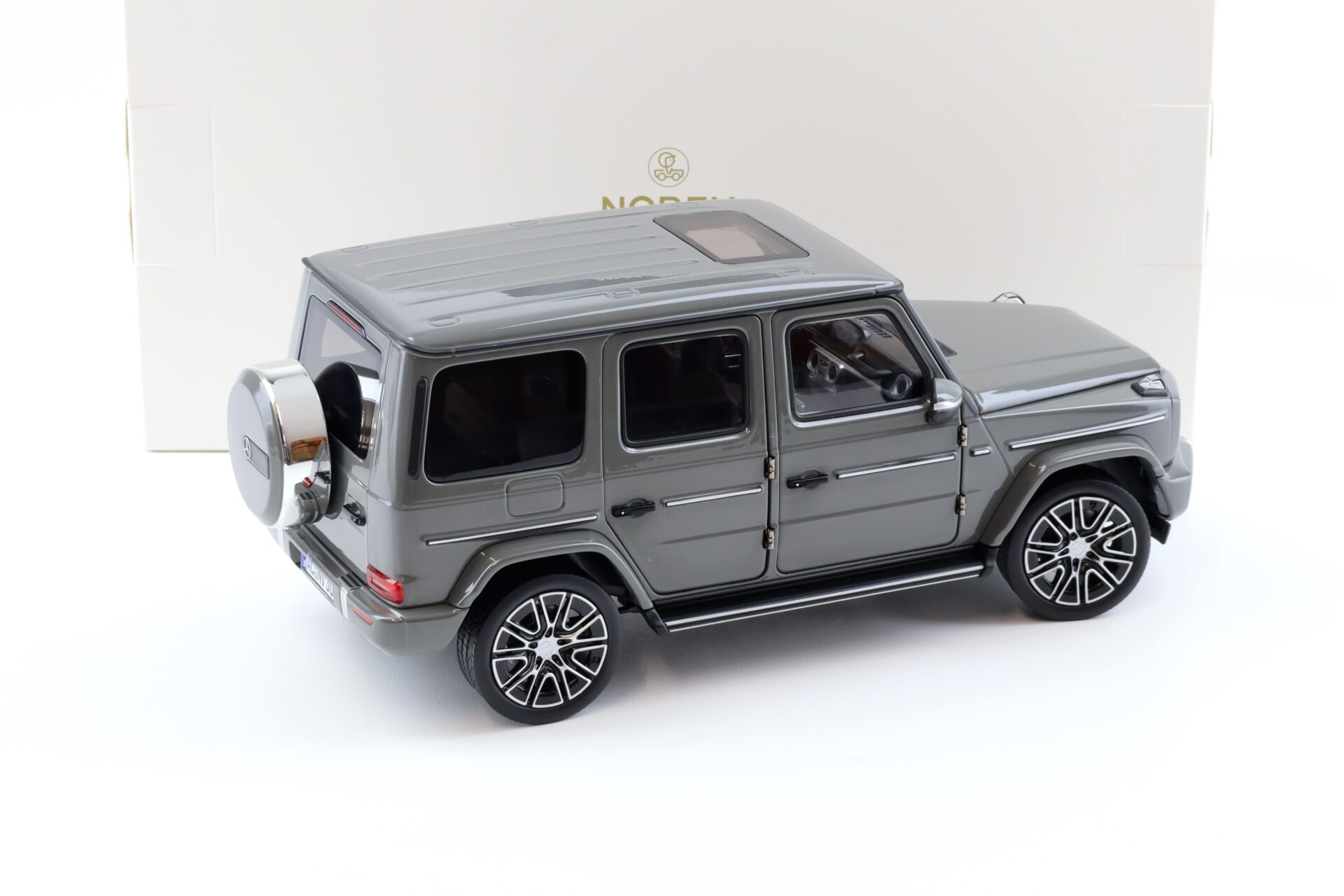 1:18 Norev Mercedes G-Klasse G-Class G500 N465 Classic grey 2024