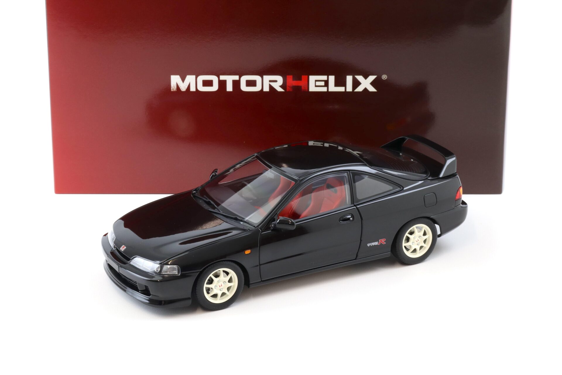 1:18 Motorhelix Honda Integra Type R (DC2) PRE-Facelift Flamenco black pearl M85203