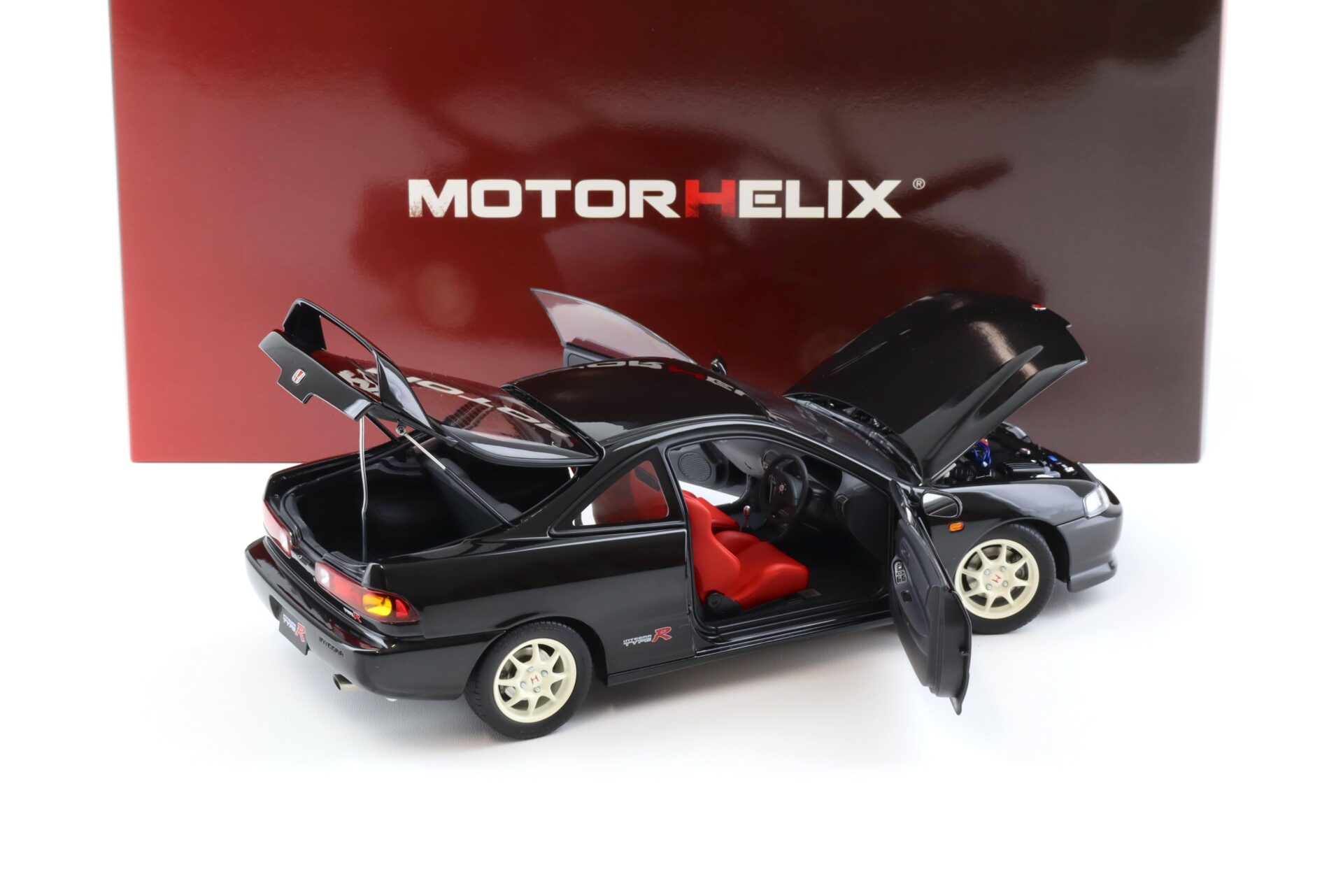 1:18 Motorhelix Honda Integra Type R (DC2) PRE-Facelift Flamenco black pearl M85203