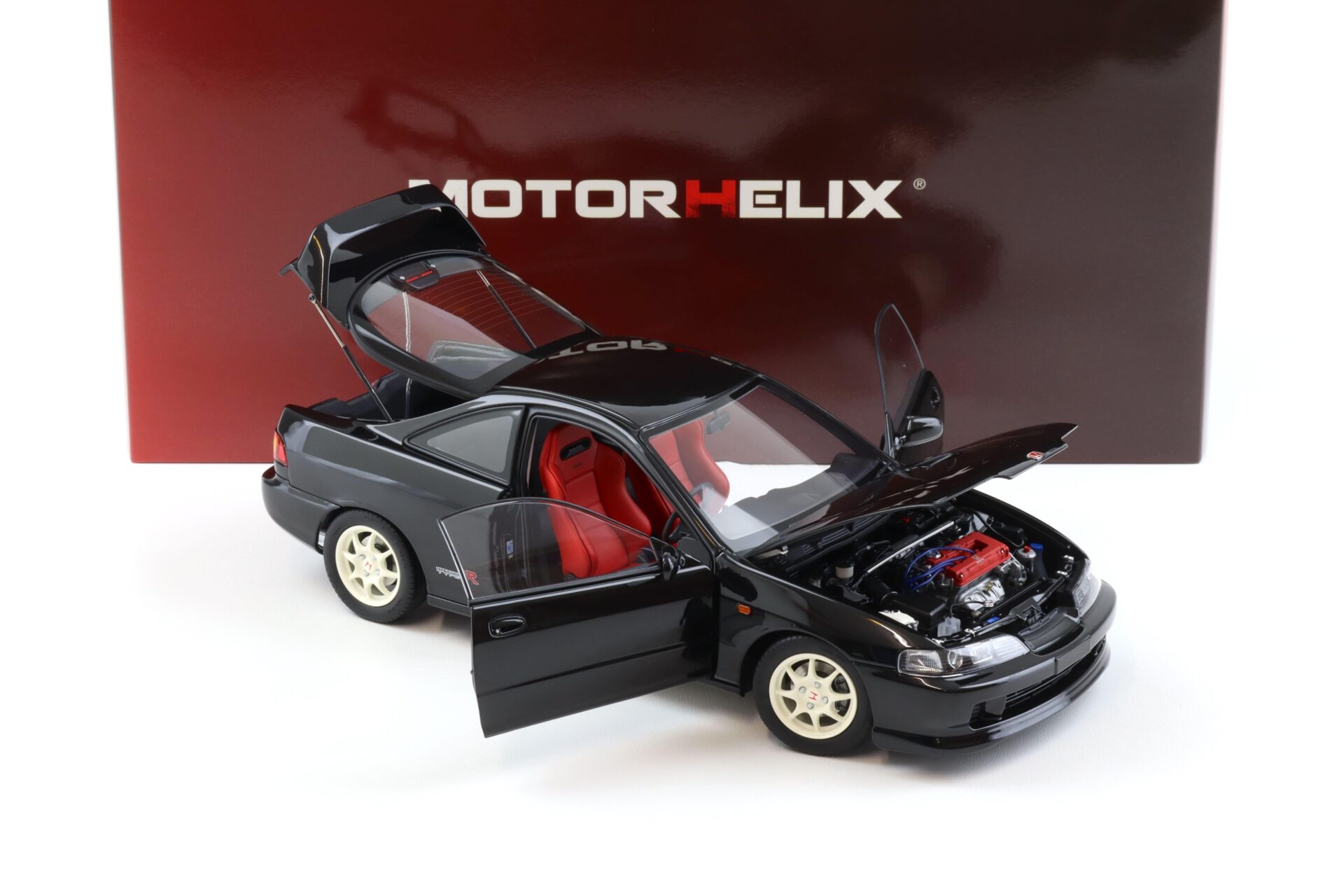 1:18 Motorhelix Honda Integra Type R (DC2) PRE-Facelift Flamenco black pearl M85203