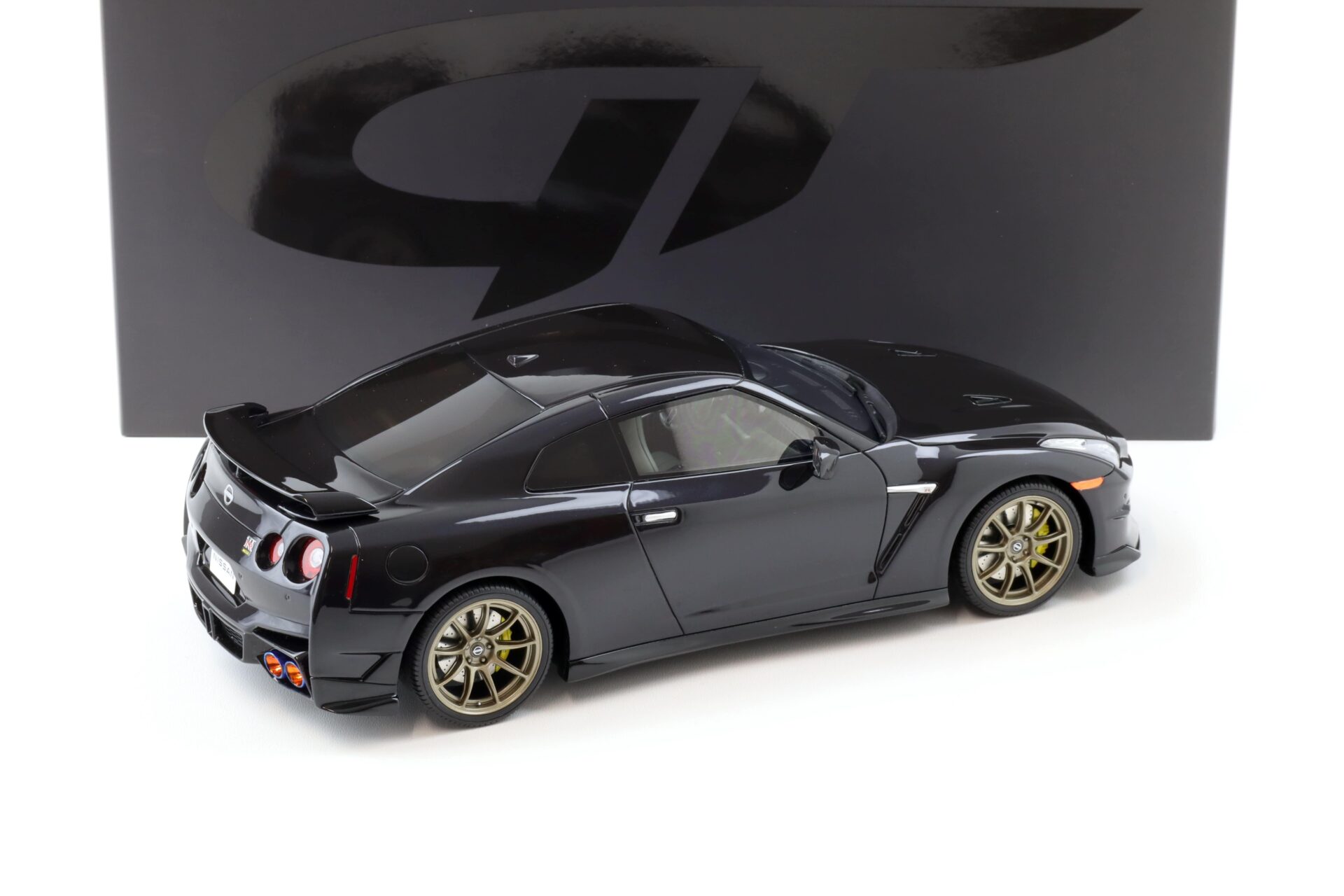 1:18 GT Spirit GT932 Nissan GT-R R35 Takuma Edition Midnight purple 2024