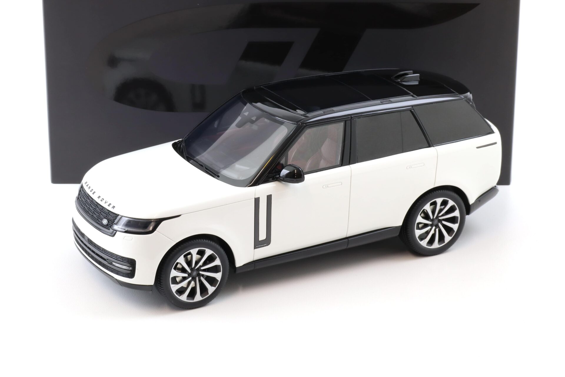 1:18 GT Spirit GT533 Range Rover P530 Autobiography Fuji white 2024