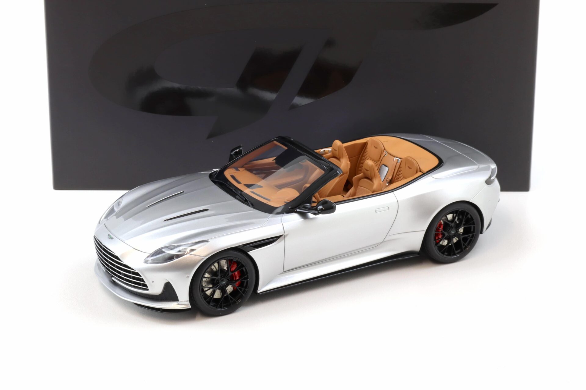 1:18 GT Spirit GT945 Aston Martin DB12 Volante Convertible Aluminite silver 2023