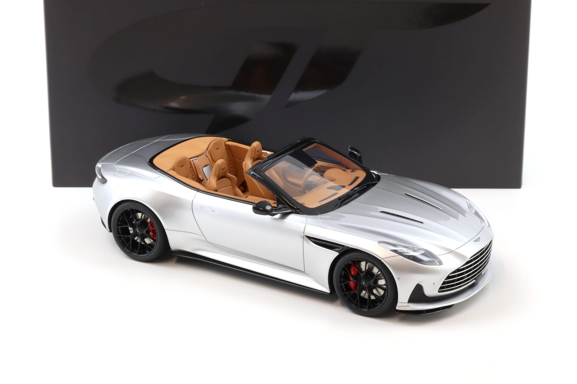 1:18 GT Spirit GT945 Aston Martin DB12 Volante Convertible Aluminite silver 2023