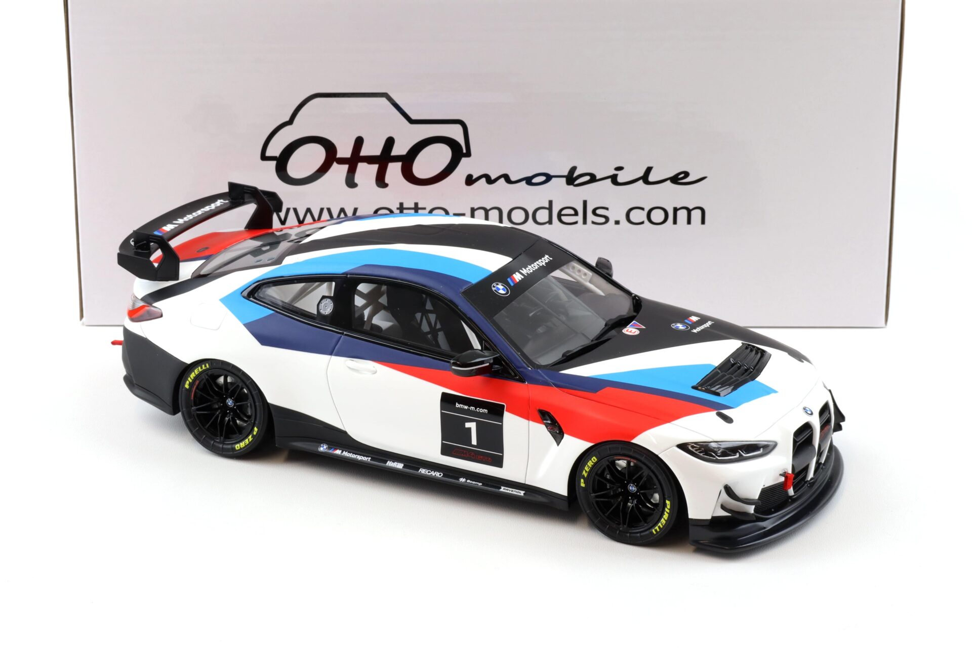 1:18 OTTO mobile OT1228 BMW M4 GT4 Presentation 2022 white/ black #1
