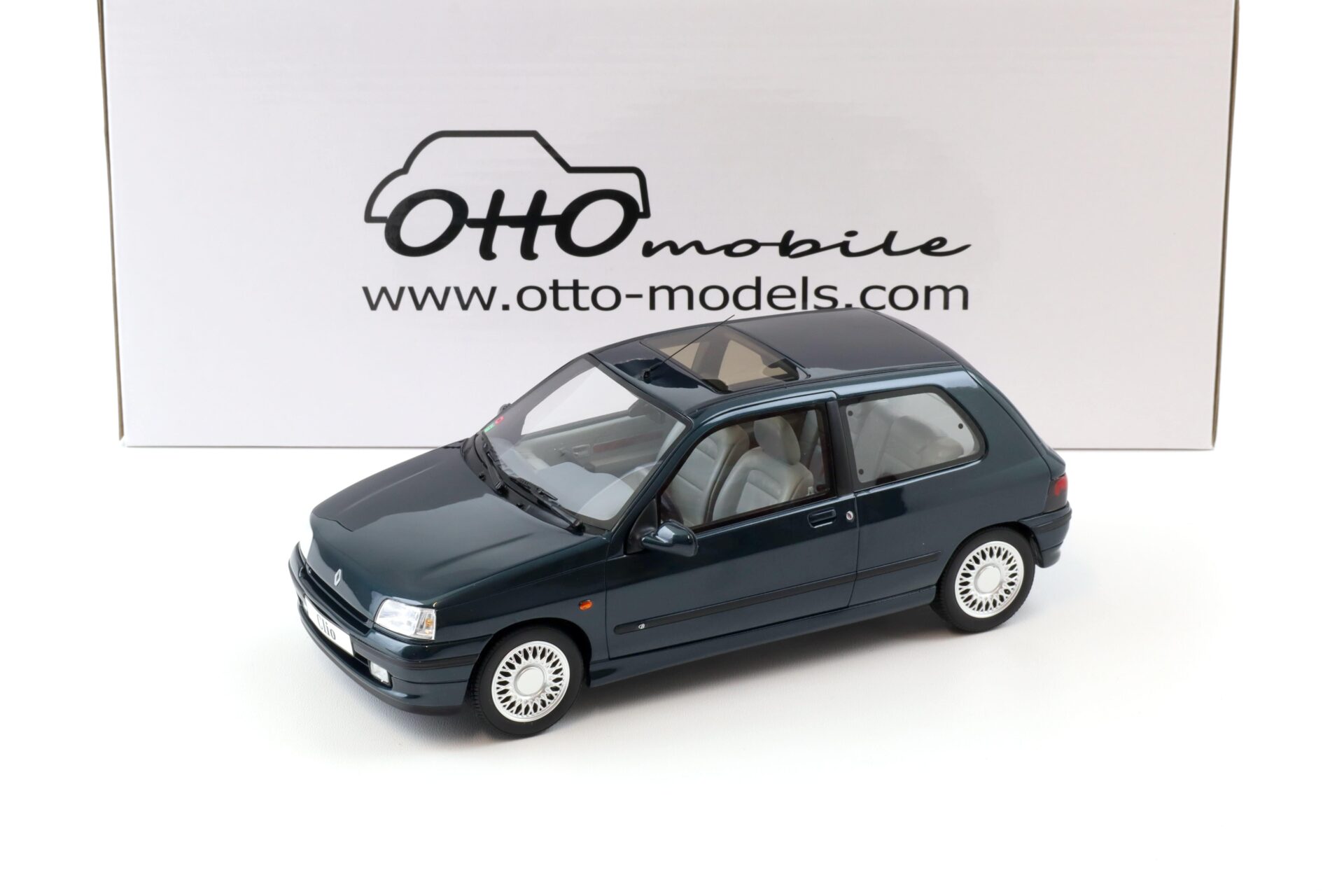 1:18 OTTO mobile OT1157 Renault Clio Baccara Abyss green 1995