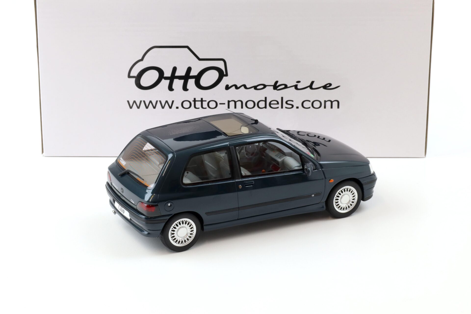 1:18 OTTO mobile OT1157 Renault Clio Baccara Abyss green 1995