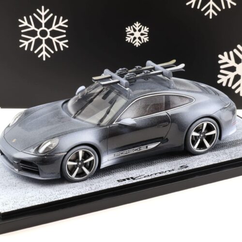 1:18 Spark Porsche 911 992.2 Carrera XMas with Ski viola metallic WAP DEALER