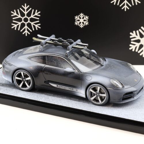 1:18 Spark Porsche 911 992.2 Carrera XMas with Ski viola metallic WAP DEALER
