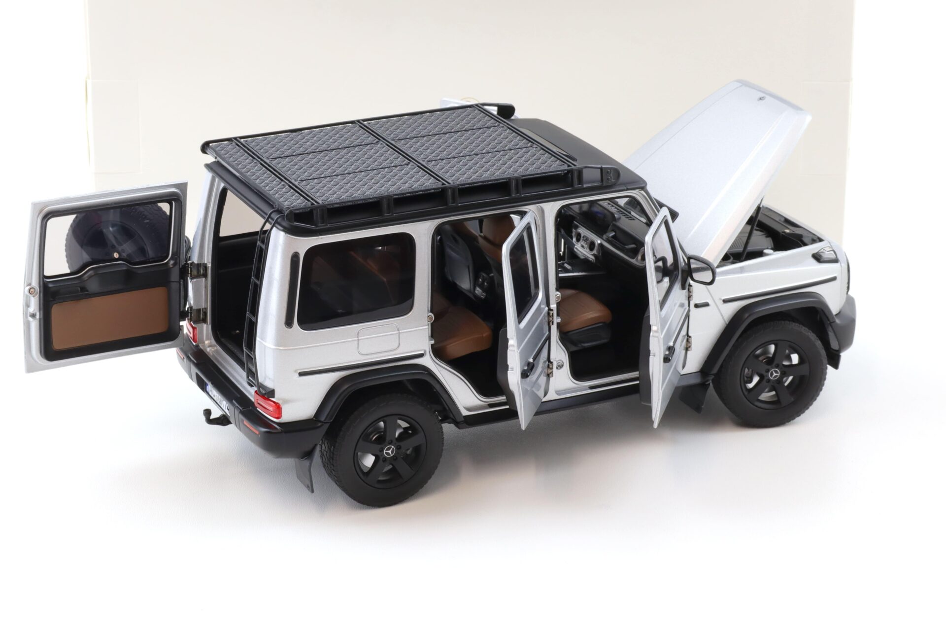 1:18 Norev Mercedes G-Klasse G500 Professional Line W465 Iridium silver 2024
