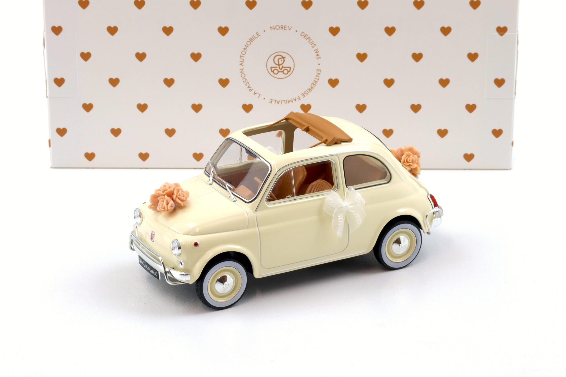 1:18 Norev Fiat 500 L 1968 Ivory Wedding Gift