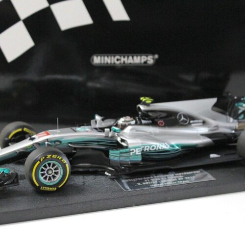 1:18 Minichamps Mercedes AMG Petronas F1 W08 EQ Bottas China GP 2017
