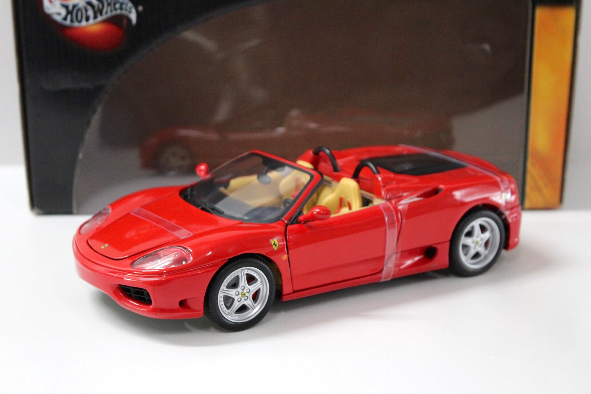 ID 34486 orig.jpg 1:18 Hot Wheels Ferrari 360 Spider Modena red