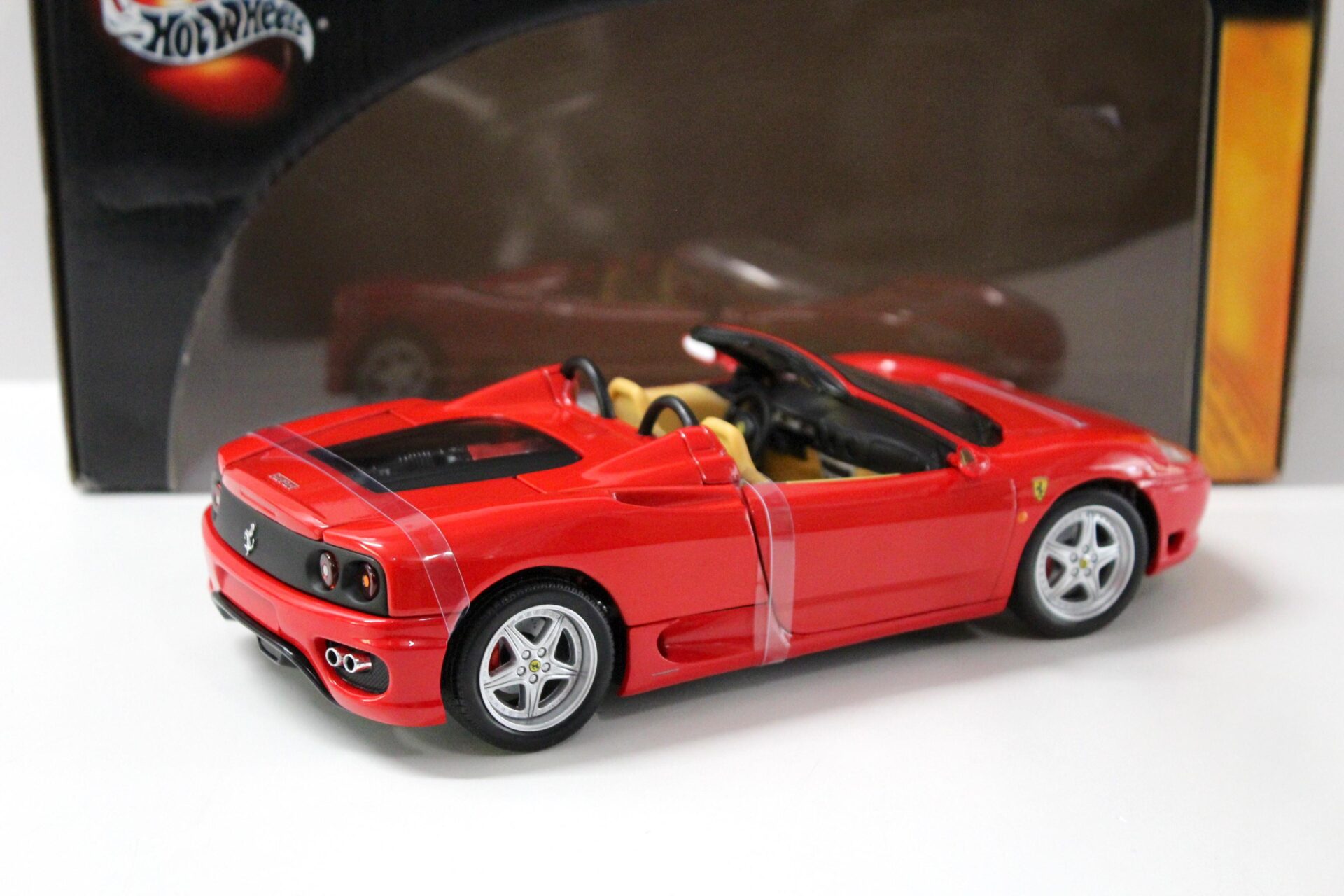 1:18 Hot Wheels Ferrari 360 Spider Modena red
