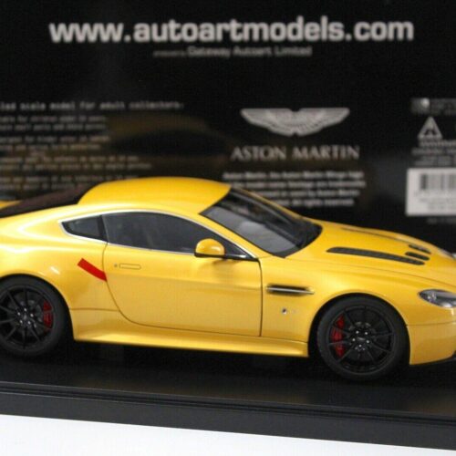 1:18 AUTOart Aston Martin V12 Vantage S yellow