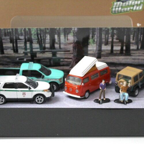 1:64 Greenlight Motor World Campsite Cruisers Diorama SET