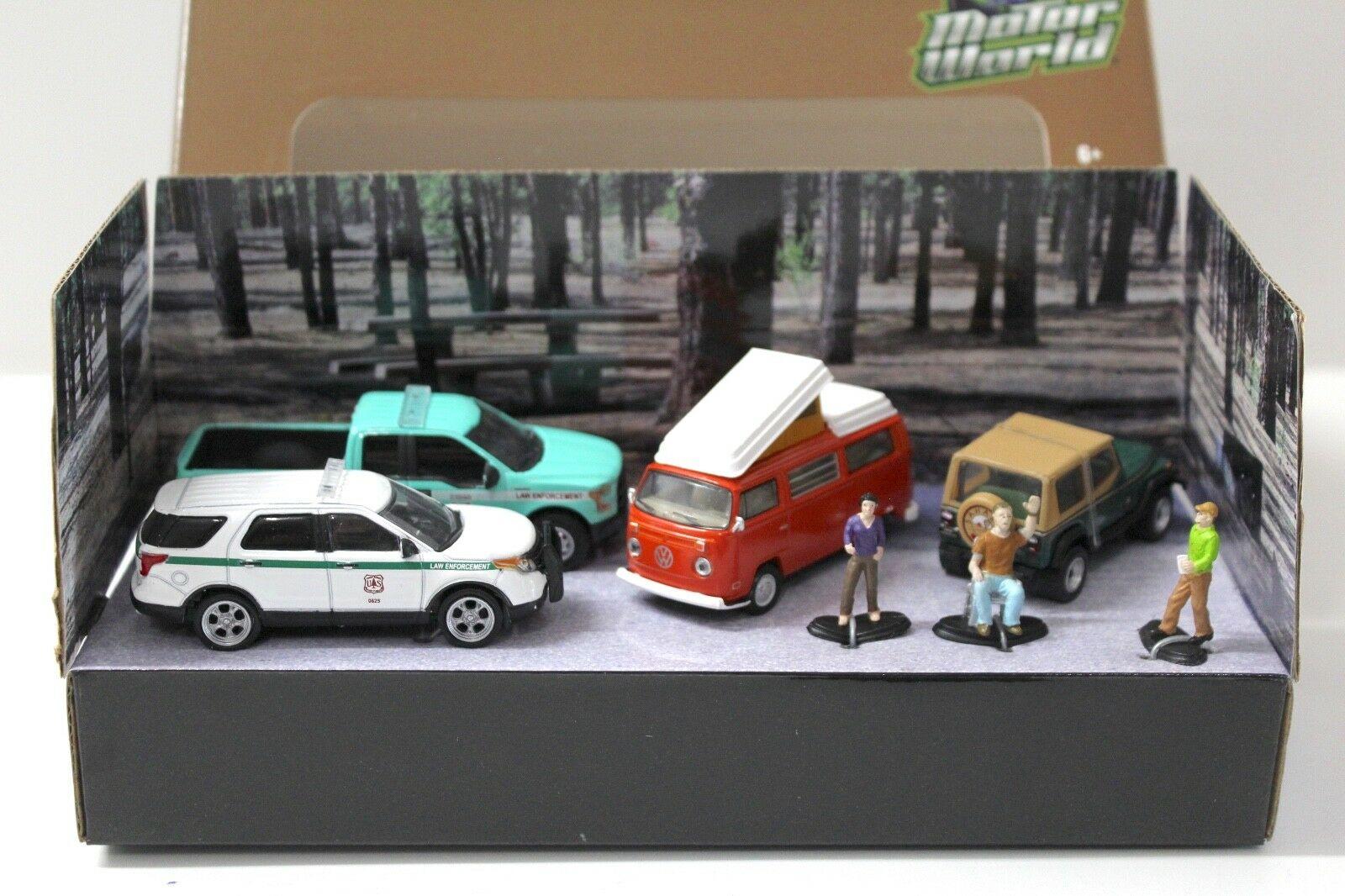 ID 42030 orig.jpg 1:64 Greenlight Motor World Campsite Cruisers Diorama SET