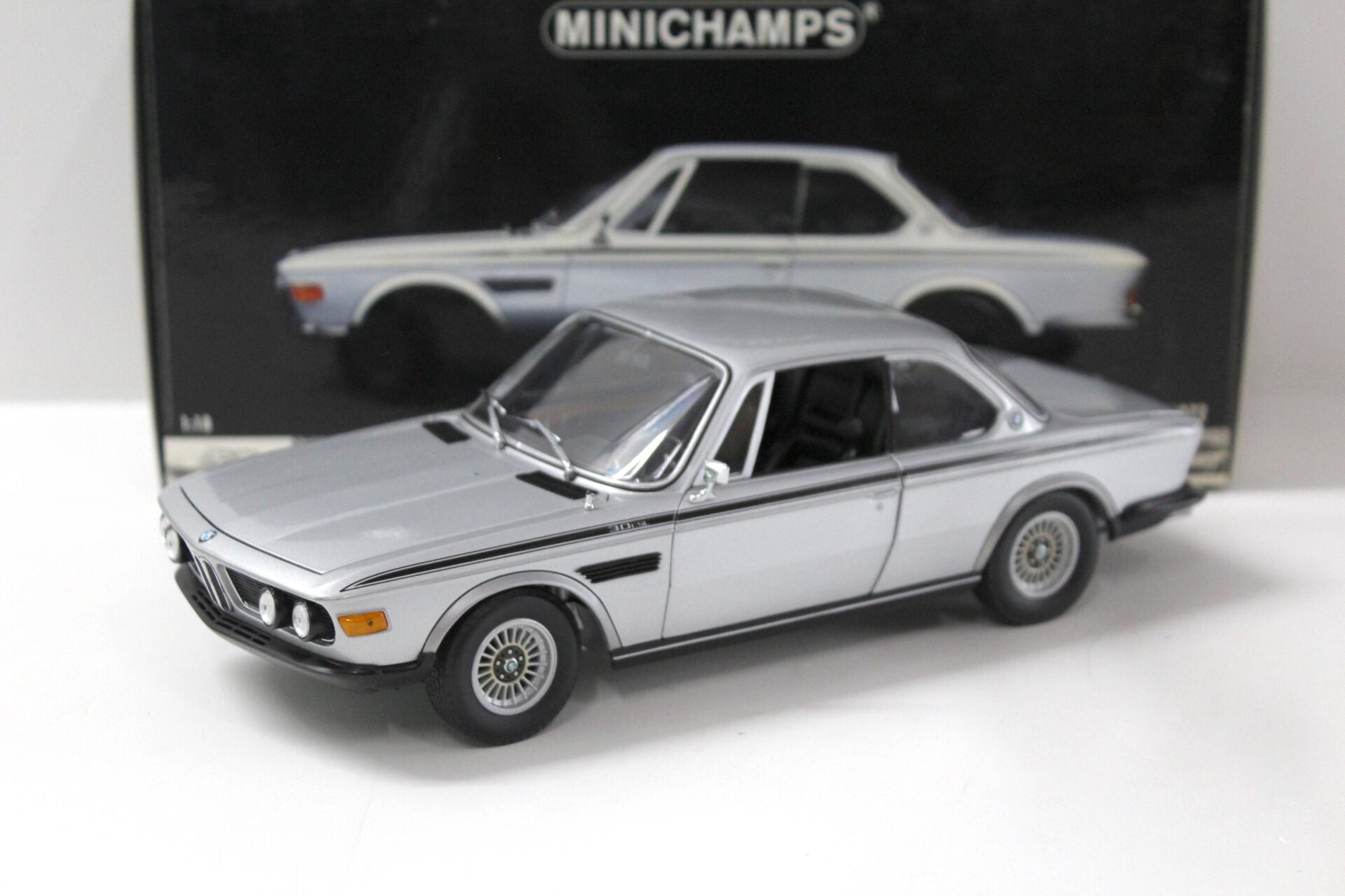 ID 43551 orig.jpg 1:18 Minichamps BMW 3.0 CSL Coupe silver 1972