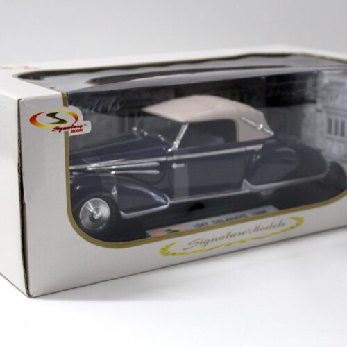 1:18 Signature Models 1947 Delahaye 135M dark blue